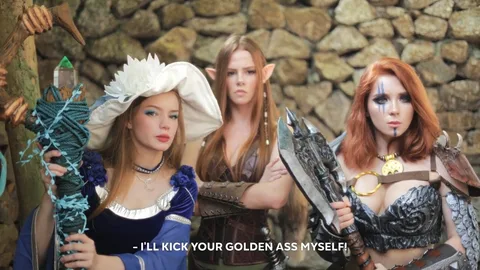 These beauties flash their pussies 😍