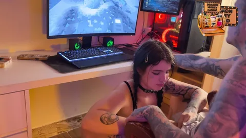 Can't focus, getting sucked! Then pussy offered for fucking π