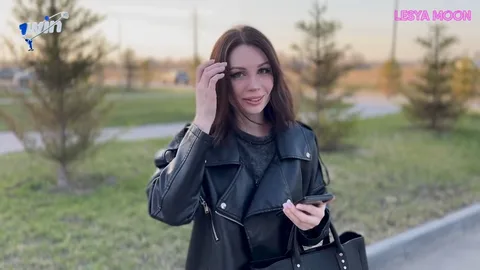 Stranger tricks me into sex, sits on my face 🤤