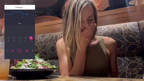 Came in restaurant — I control her pussy with phone 📱
