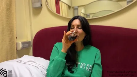 How to fuck on a train? Treat your seatmate to cola and she's yours 🍾