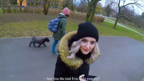 Fan spots Eva Elfie, pays for a blowjob 😈 — frame