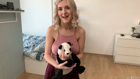 Practicing blowjobs on brother's cock to surprise her man 😈 — frame
