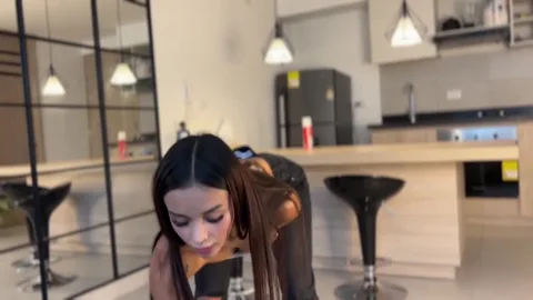 Latina wants to fuck me, ready to cum twice — frame