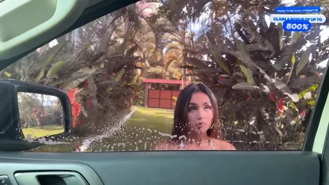 She offers a car blowjob — can’t say no 😍 — frame
