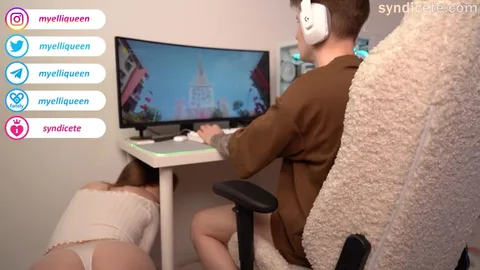 Stop gaming, I'll take it in the ass 😏 — frame