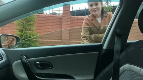 Fucked the first guy I met β got a free ride home π β frame