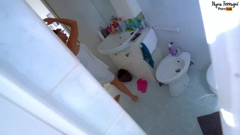 Mom caught son peeking and satisfied his curiosity π β frame