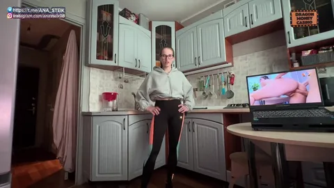Sister offers sex and blowjob instead of masturbation — frame