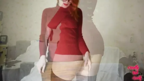 Redhead teacher pees on camera to earn extra cash — frame
