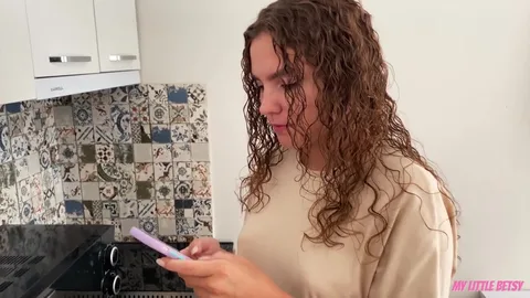 Neighbor’s girl? No panties, face full of cum 😏 — frame