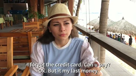 Guy tricks stubborn Russian girl on vacation — frame