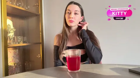 Just met her and already seeing her tits π β frame