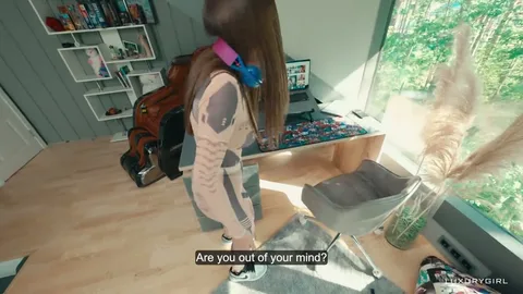 This streamer's angry 'cause she ain't been fucked right — frame