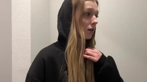 Parents home? Suck cock in stairwell then 🤫 — frame
