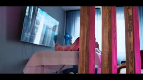 This masseur knows his job — even massages inside pussy — frame
