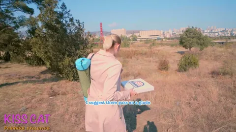 Pickup artist scores fit girl for pizza and cum — frame