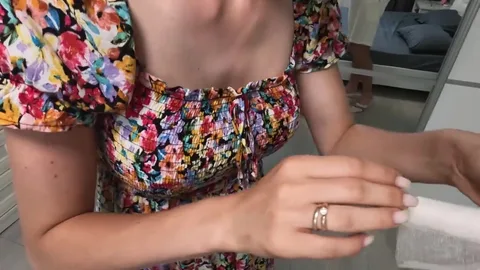 Patient’s hand hurts, wife’s gone… I’ll suck it 🤷♀️ — frame