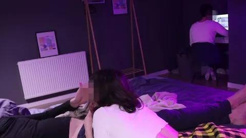While guy bangs everyone orally in CS:GO, his girlfriend gets fucked — frame