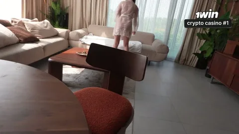 Strange stepmom walks naked and offers to fuck her π³ β frame