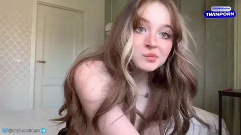 She cums on my face after our call 📞 — frame