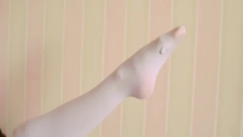 Watch me masturbate close up to orgasm — frame