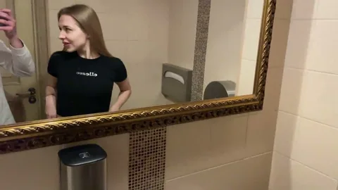 Helped stranger close her protein window after gym πͺ β frame