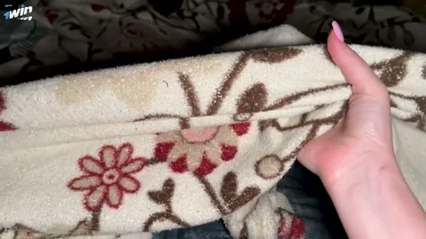 Accidentally came inside my friend’s mom.. First sex ever 🥵 — frame