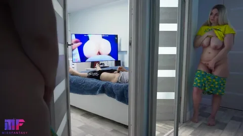 Wanted to watch parents fuck, found dad jerking off — frame
