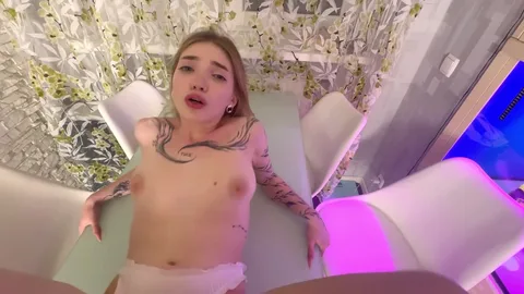 He licks me until I cum β then I squirt when he fucks π€€ β frame