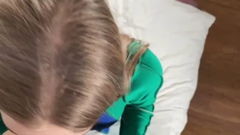 My girlfriend’s hot friend sucks cock like a pro 😋 — frame