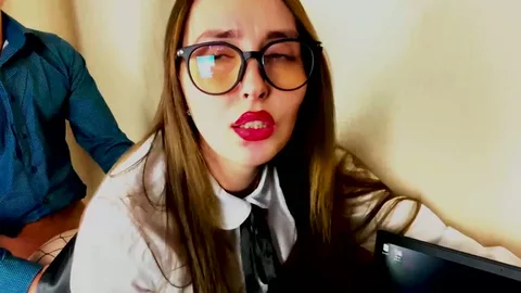 Secretary forgot panties, boss made her pay with mouth π β frame