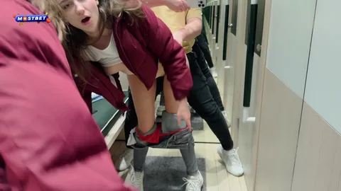 Walked into fitting room, found her doing that π β frame