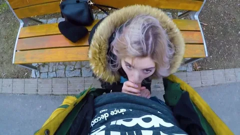 Fan spots Eva Elfie, pays for a blowjob 😈 — frame