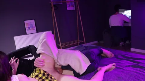 While guy bangs everyone orally in CS:GO, his girlfriend gets fucked — frame