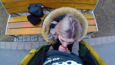 Fan spots Eva Elfie, pays for a blowjob 😈 — frame