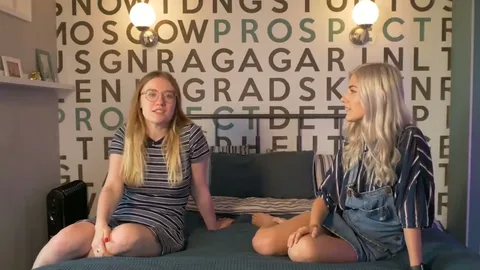 Eva Elfie answers all your questions and cums live — frame